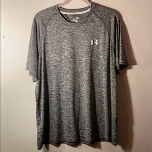 Under Armour T-shirt